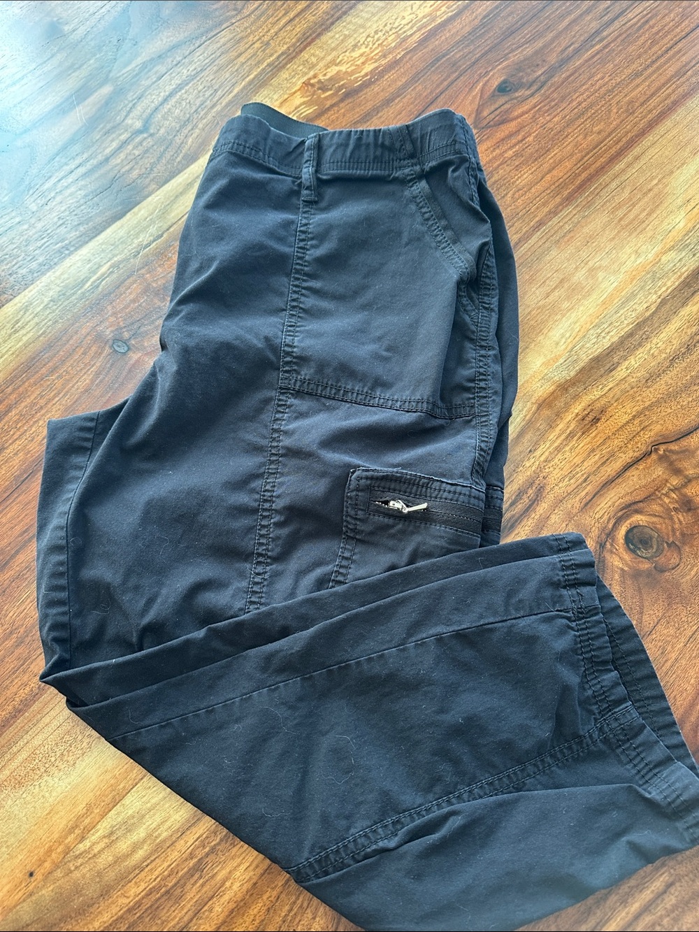 Chico's Black Casual Cargo Capris